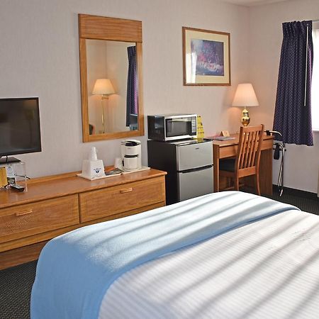 Americas Best Value Inn & Suites - Tahquamenon Country Newberry Zewnętrze zdjęcie