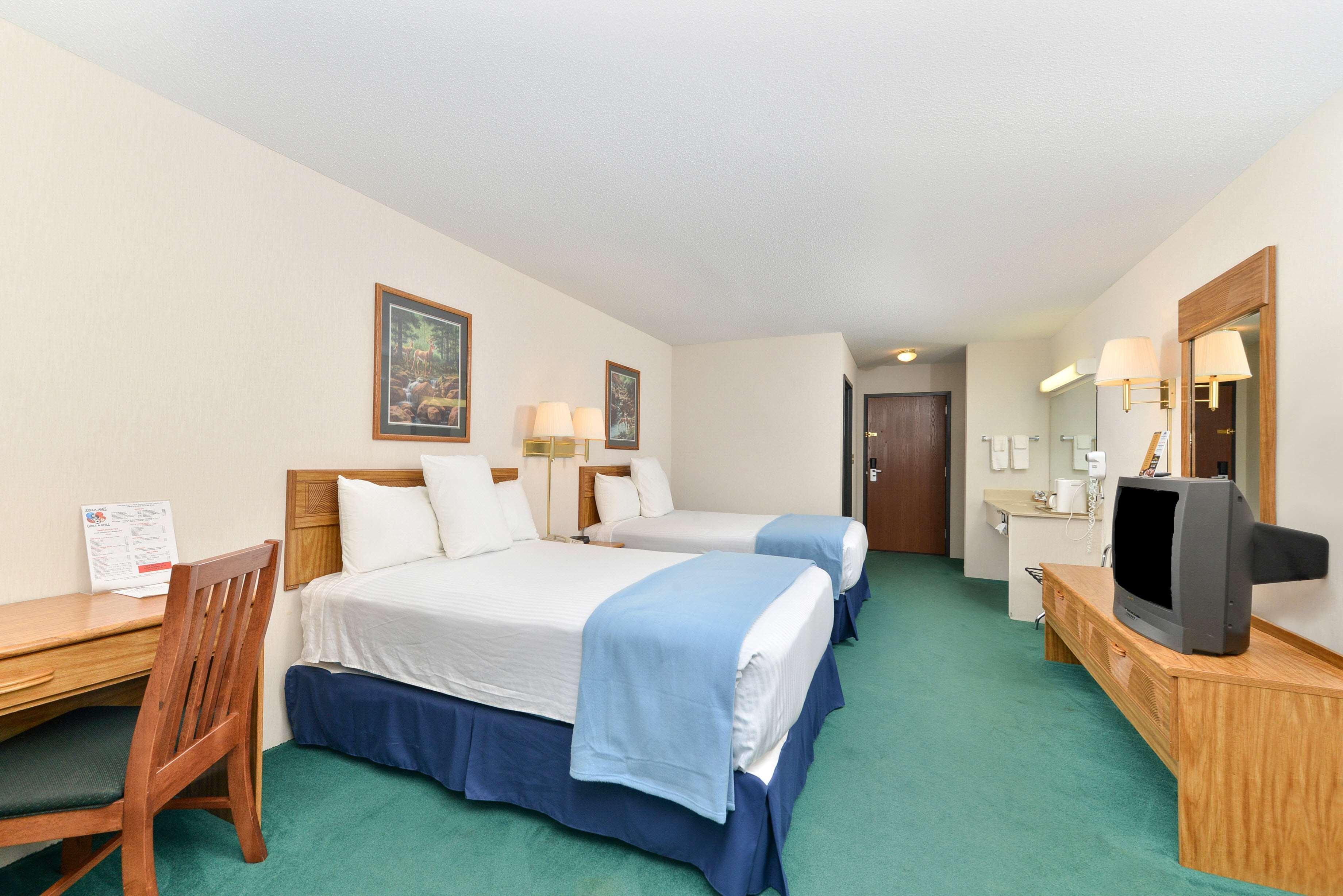 Americas Best Value Inn & Suites - Tahquamenon Country Newberry Zewnętrze zdjęcie