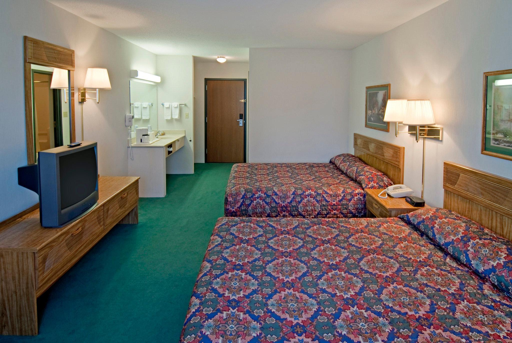 Americas Best Value Inn & Suites - Tahquamenon Country Newberry Pokój zdjęcie