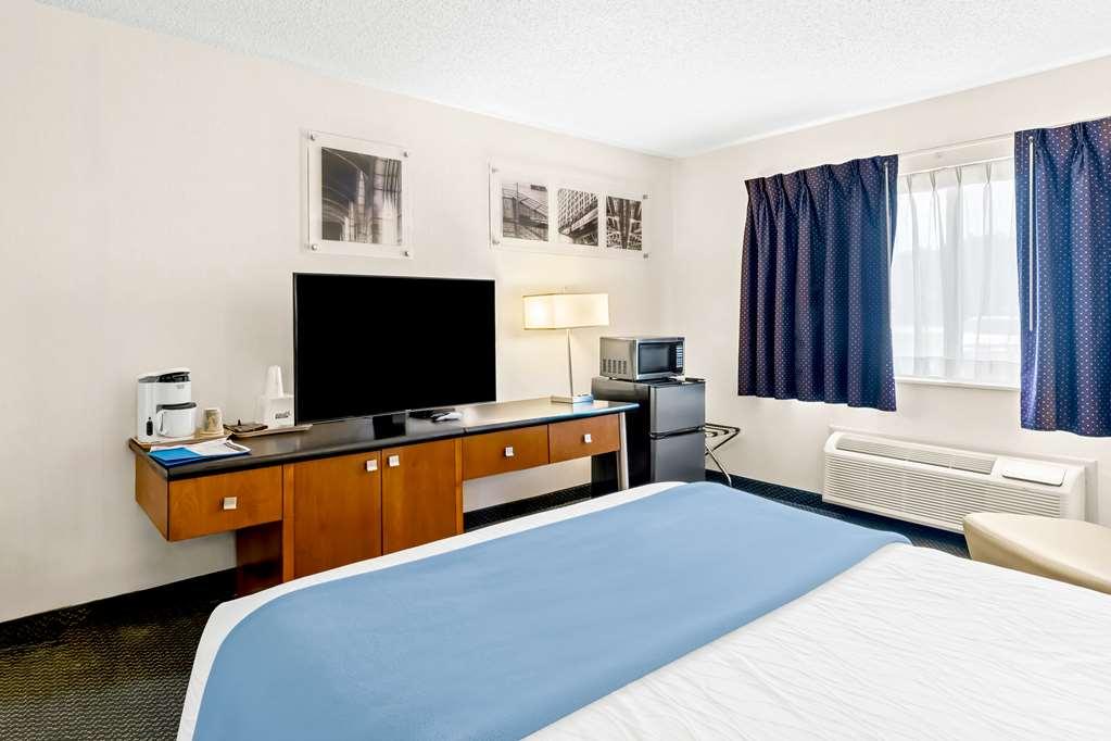 Americas Best Value Inn & Suites - Tahquamenon Country Newberry Pokój zdjęcie