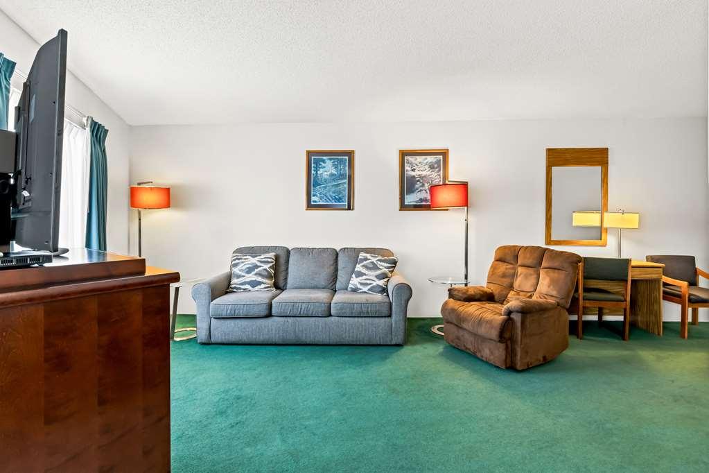 Americas Best Value Inn & Suites - Tahquamenon Country Newberry Pokój zdjęcie