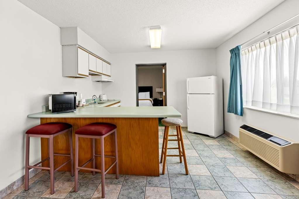 Americas Best Value Inn & Suites - Tahquamenon Country Newberry Pokój zdjęcie