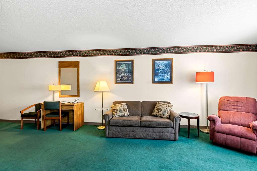 Americas Best Value Inn & Suites - Tahquamenon Country Newberry Pokój zdjęcie