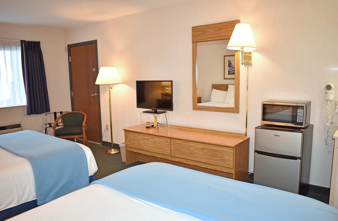 Americas Best Value Inn & Suites - Tahquamenon Country Newberry Zewnętrze zdjęcie
