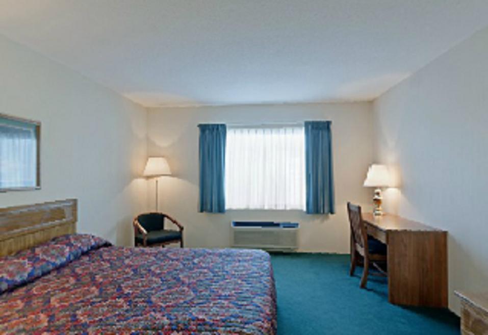 Americas Best Value Inn & Suites - Tahquamenon Country Newberry Zewnętrze zdjęcie